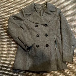 Form Fitting Grey Women’s Peacoat